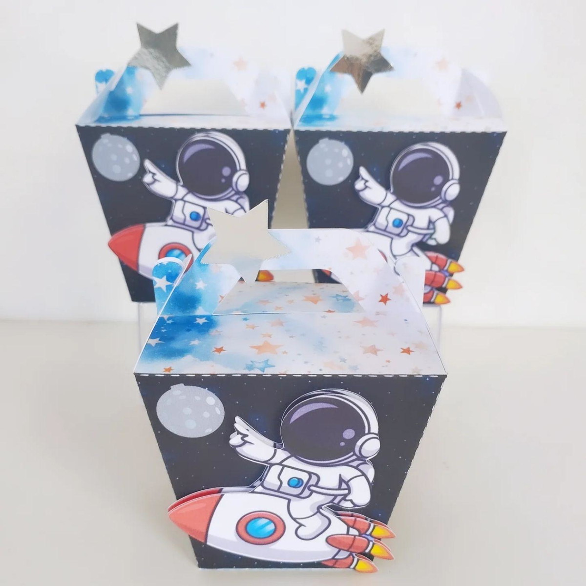 Kit 10 caixinhas Sushi com alça Personalizada – Tema Astronauta - Image 2